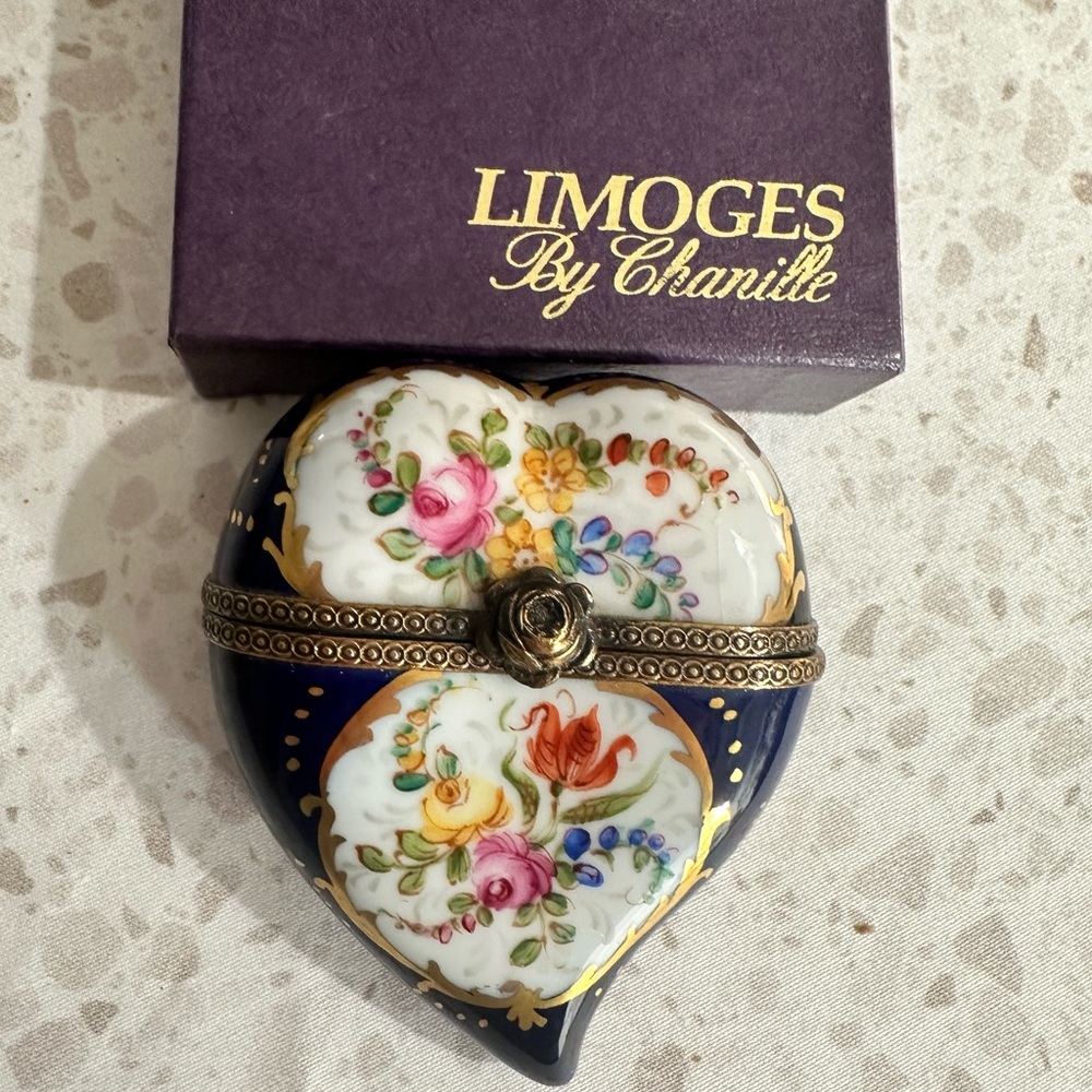🔥 HOST PICK!  Limoges France heart trinket box
